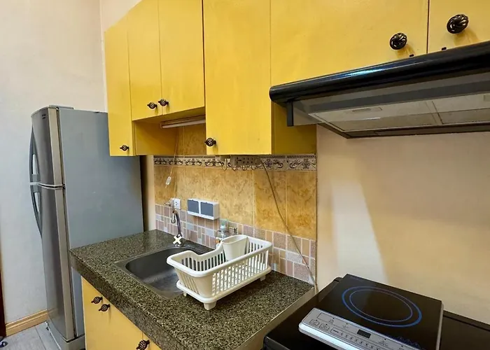 2 Bedroom With Paid Parking Near Us Embassy, Slec, Robinsons Apartment