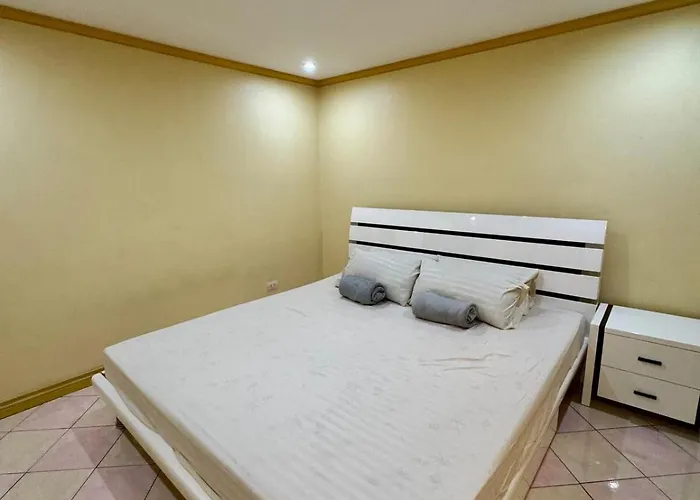 Apartment 2 Bedroom With Paid Parking Near Us Embassy, Slec, Robinsons *