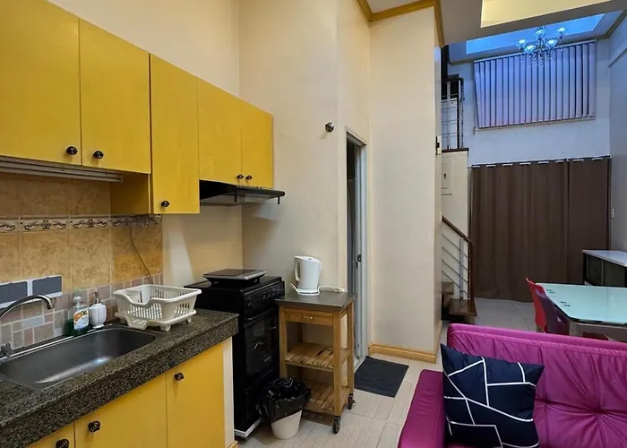 2 Bedroom With Paid Parking Near Us Embassy, Slec, Robinsons * Manila