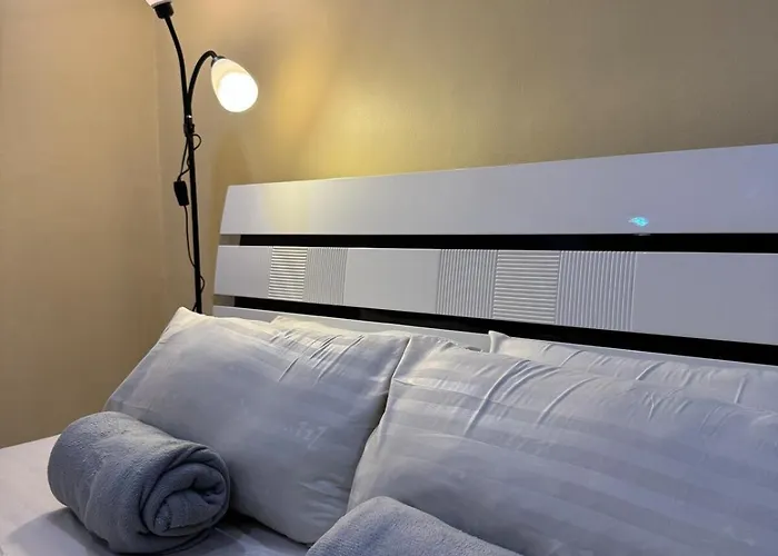 2 Bedroom With Paid Parking Near Us Embassy, Slec, Robinsons * Manila